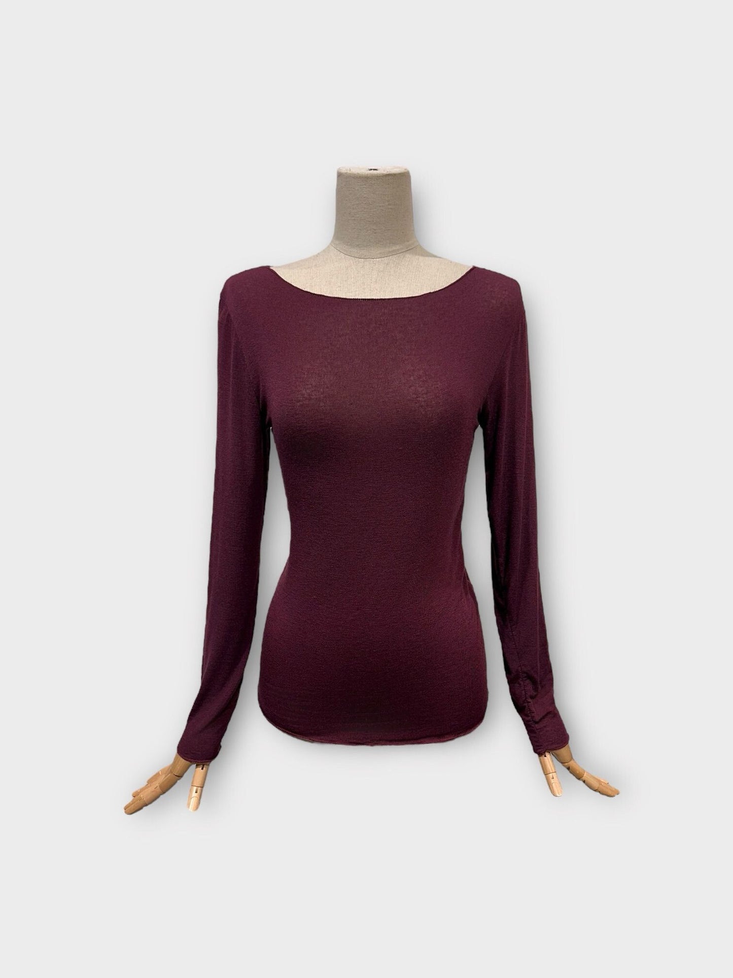 Small top in fine and light cashmere