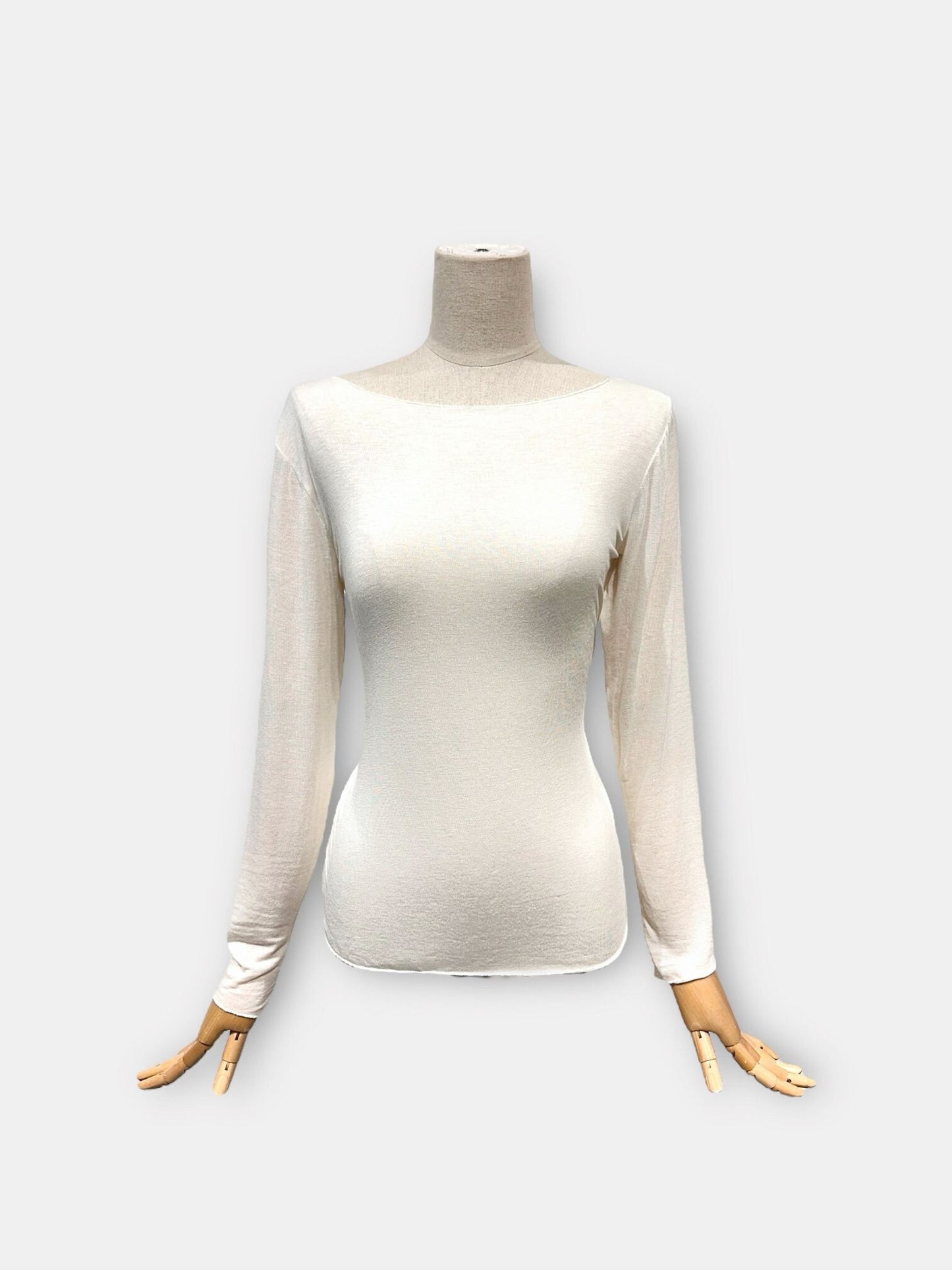 Small top in fine and light cashmere