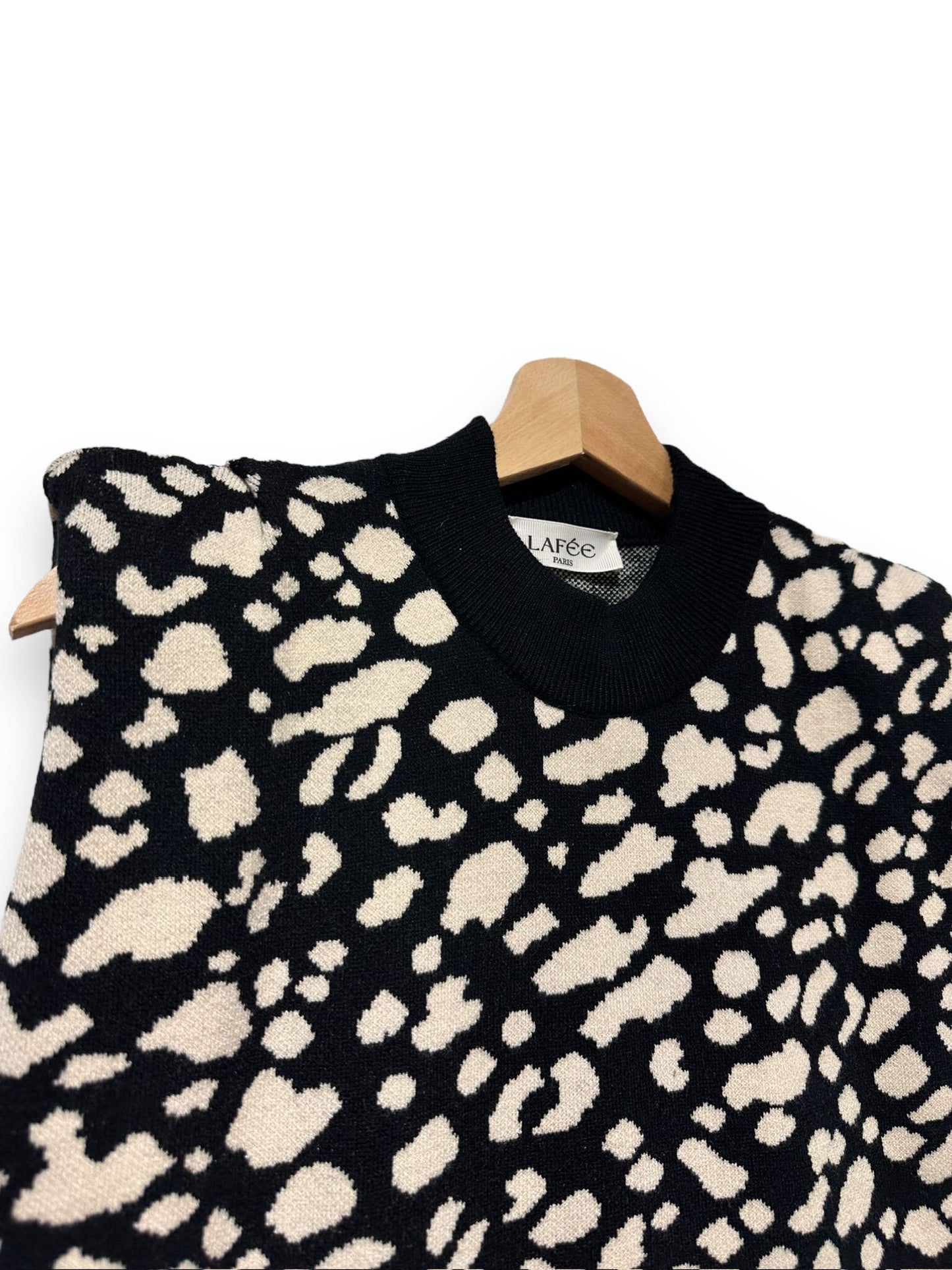 Leopard sleeveless shoulder knit sweater top