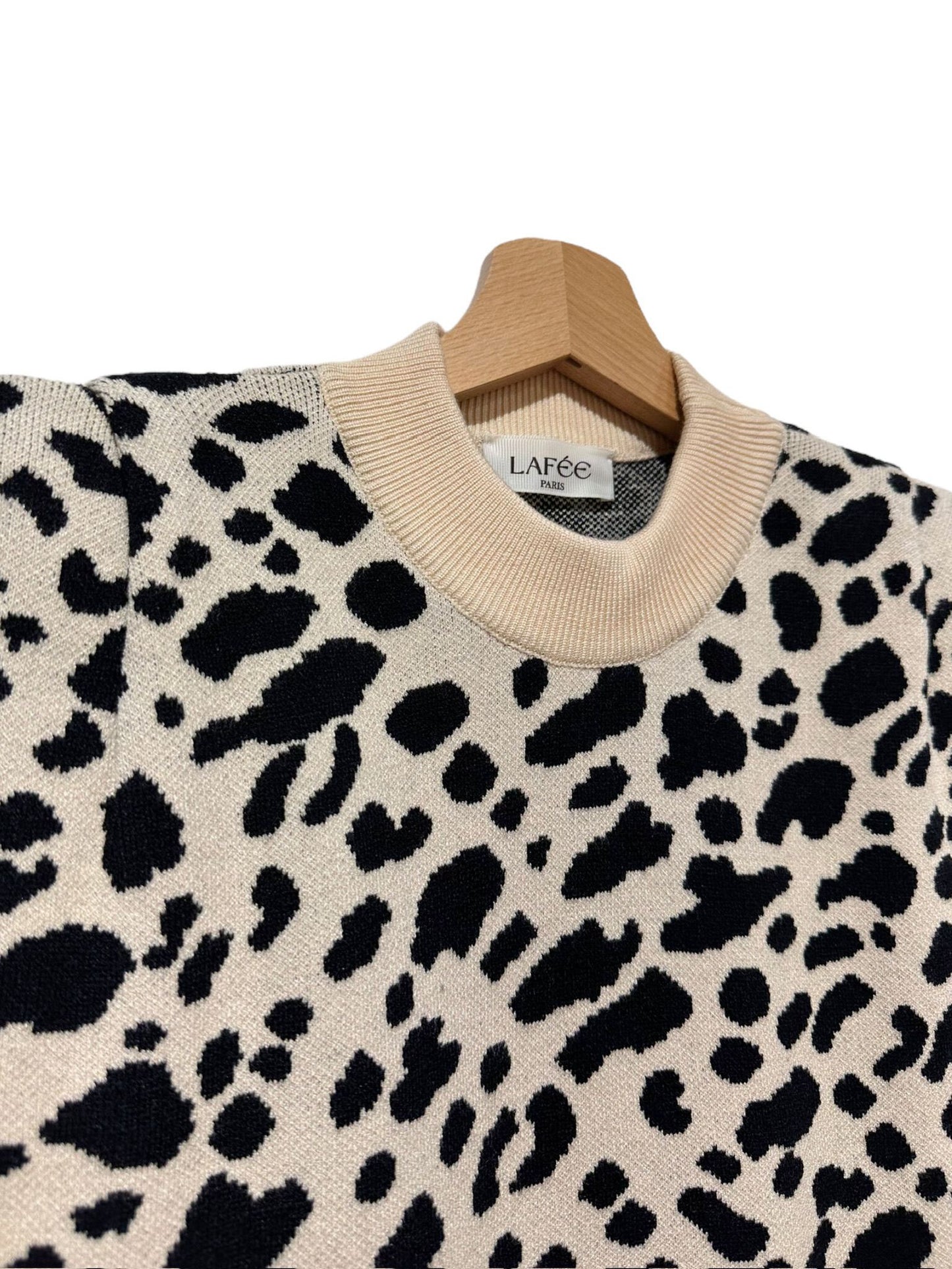 Leopard sleeveless shoulder knit sweater top