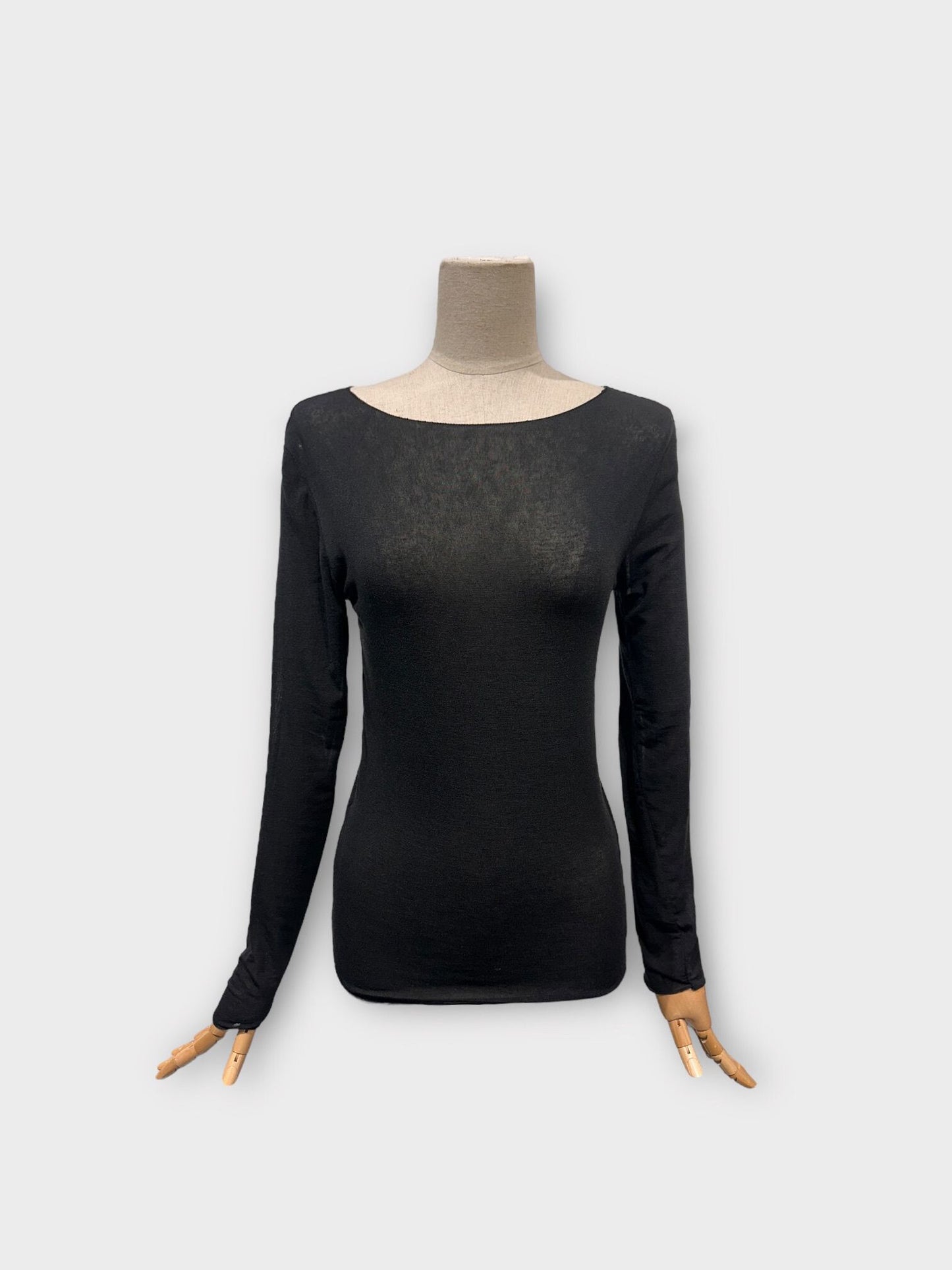 Small top in fine and light cashmere