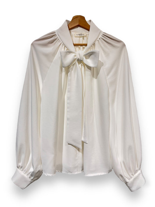 Chemise fluide avec noeud au col rond